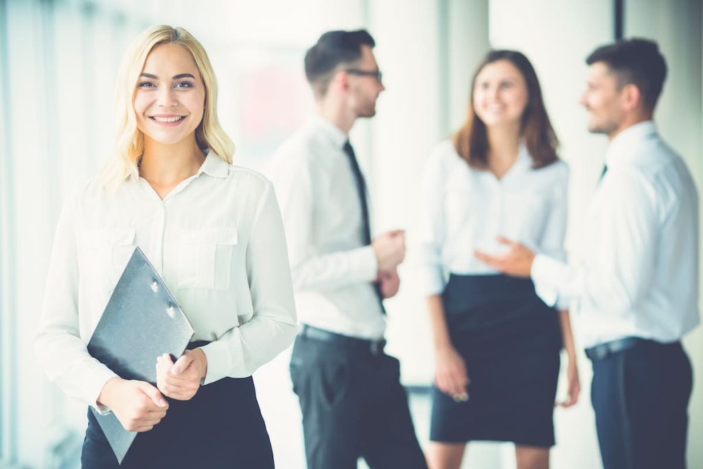 Аутсорсинг и аутстаффинг персонала в чем разница